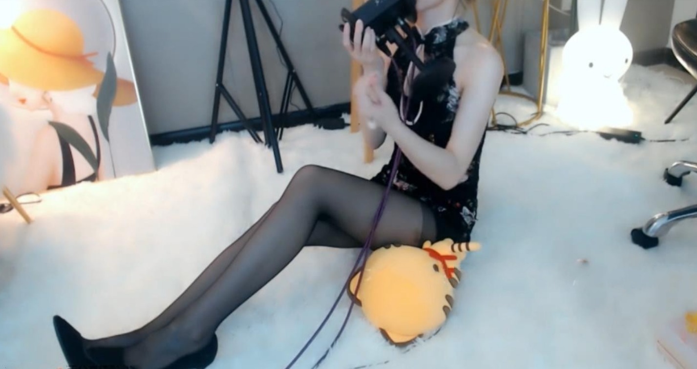 虎牙阿稀稀大魔王24期旗袍—露脸视角+22期+21期