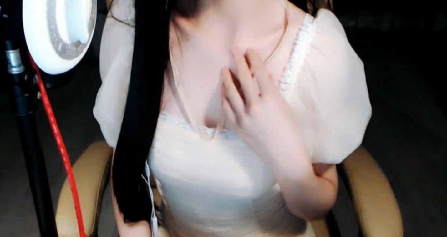 斗鱼婉儿别闹5月收费《老公吃蛋糕吗》